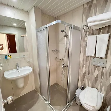 Kleopatra Ada Hotell