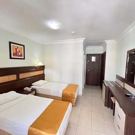 Hotell Kleopatra Ada 4*